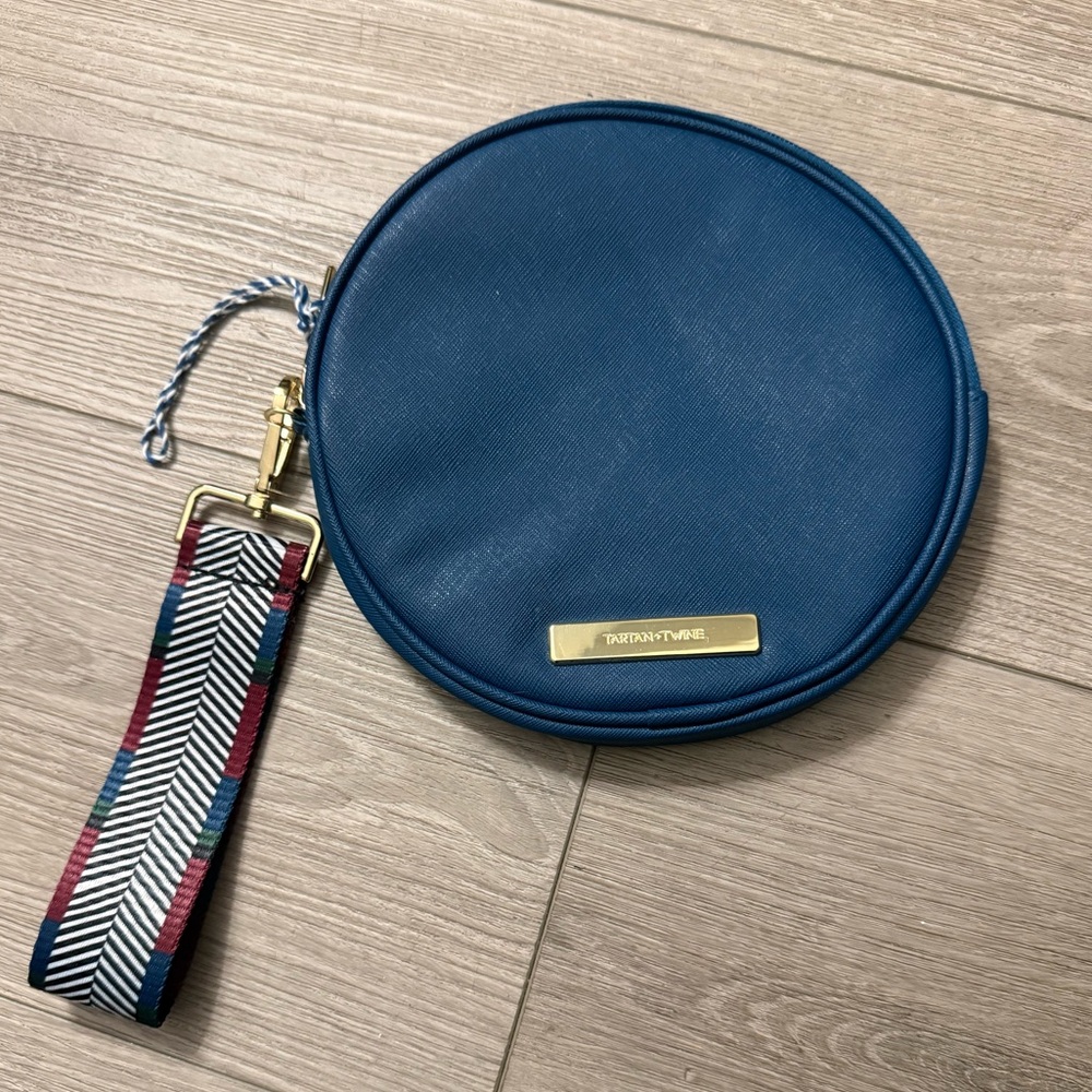 Tartan + Twine Blue Round Clutch with Removable Wristlet Strap NWOT